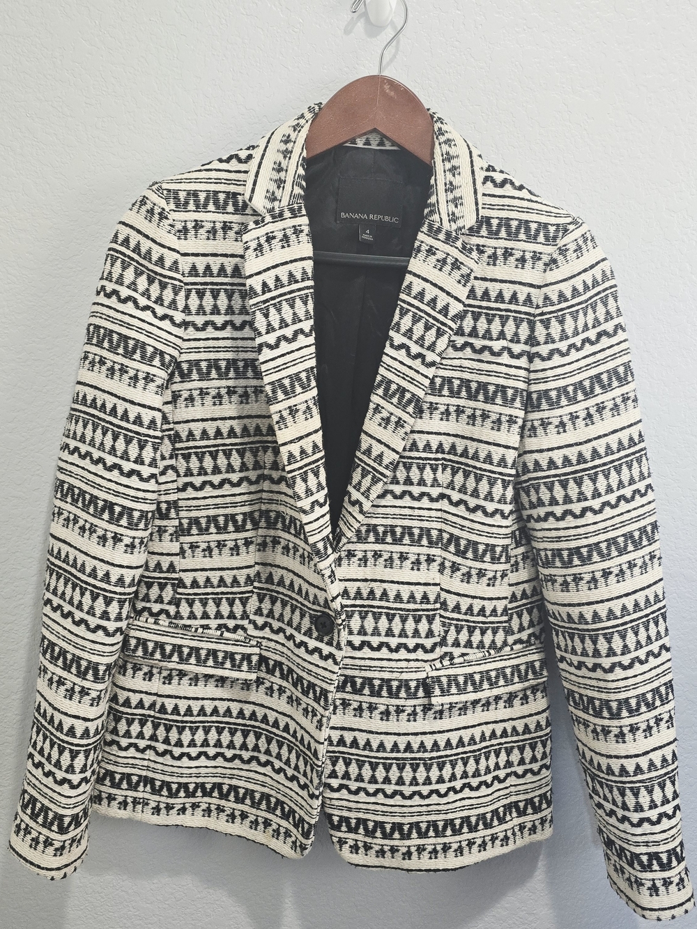 Banana Republic Women's Blazer Jacket Size 4 Black White Tribal Aztec Print
